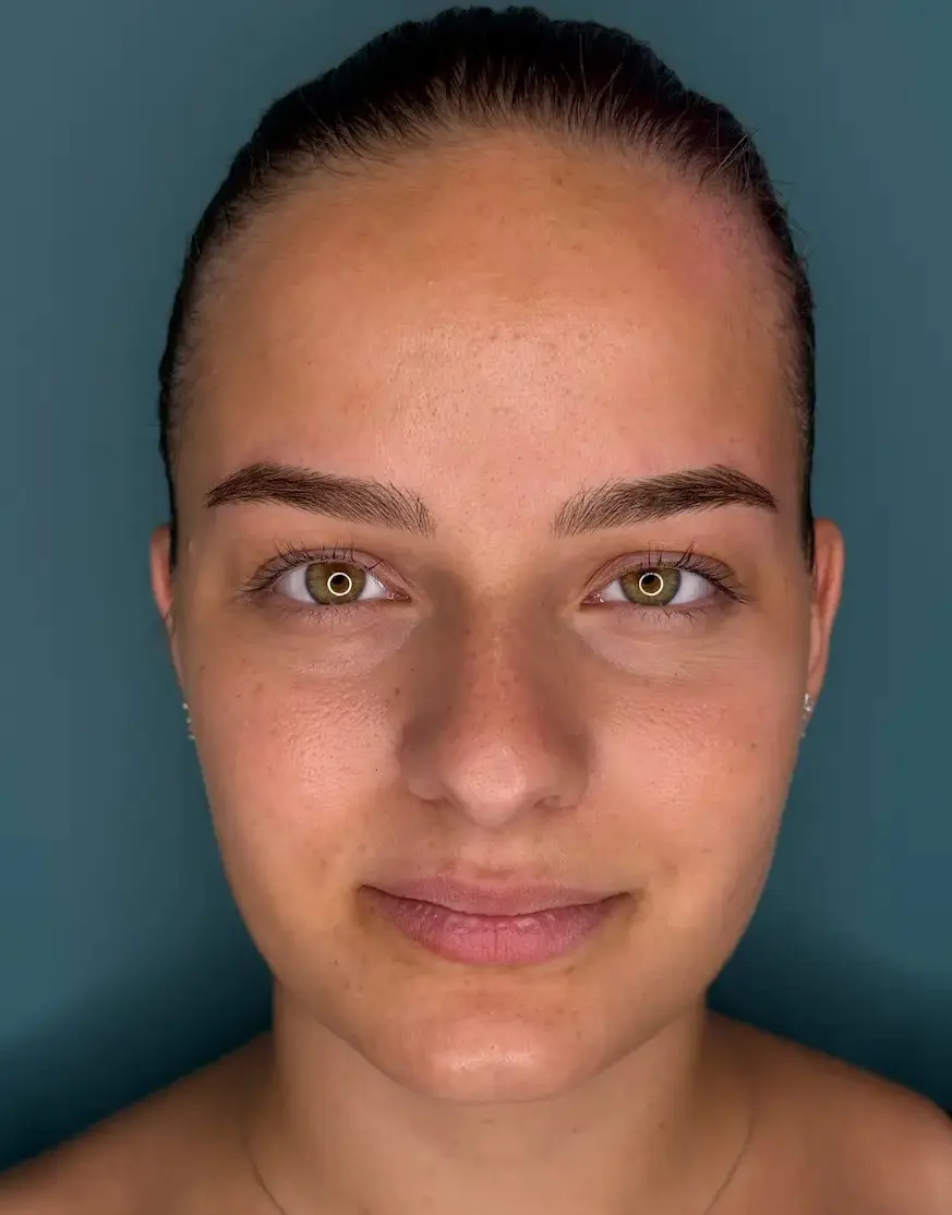 Risultato dopo trattamento microblading naturale