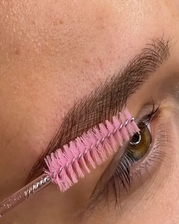 Risultato naturale di un trattamento di microblading a Monterotondo